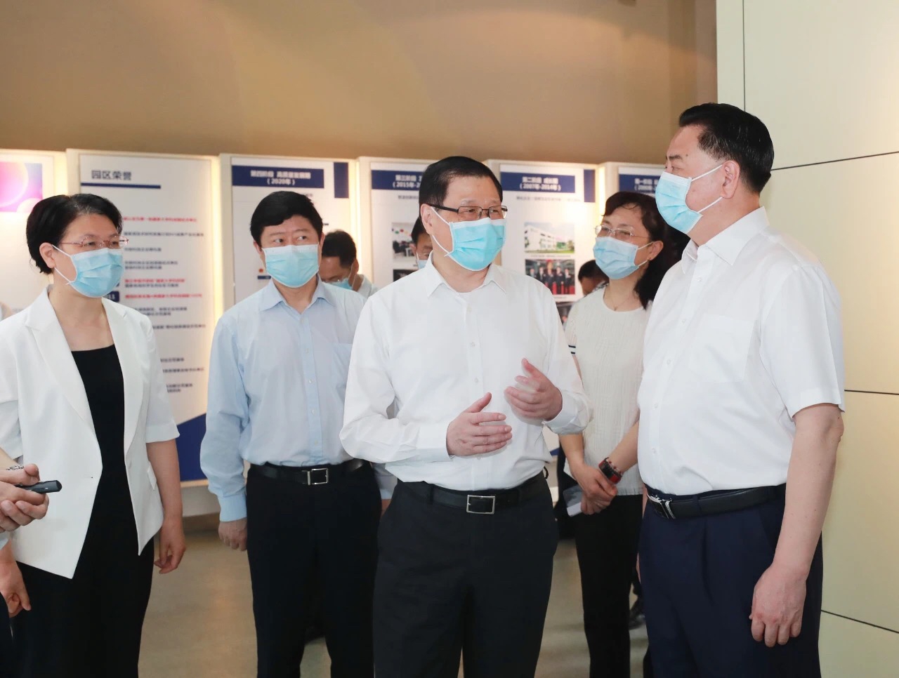 高校干部培训_省委书记应勇赴华中科技大学科技园调研科技创新和成果转化